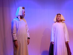 Schwellenhüter Opferweiser.JPG